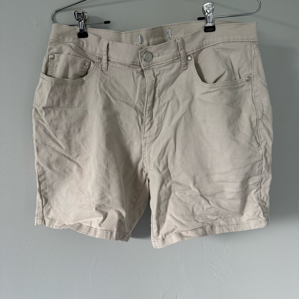 Men's Tan Shorts